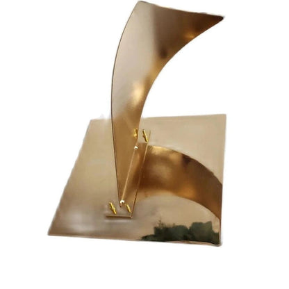 base upclose detail of a Spiral Gold Wedding Dining Centerpiece