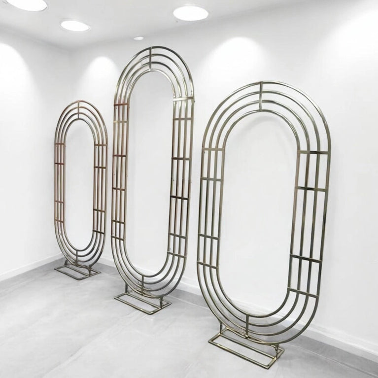 Noval Shiny Gold Wedding Backdrop Stand – Elegant Metal Arch