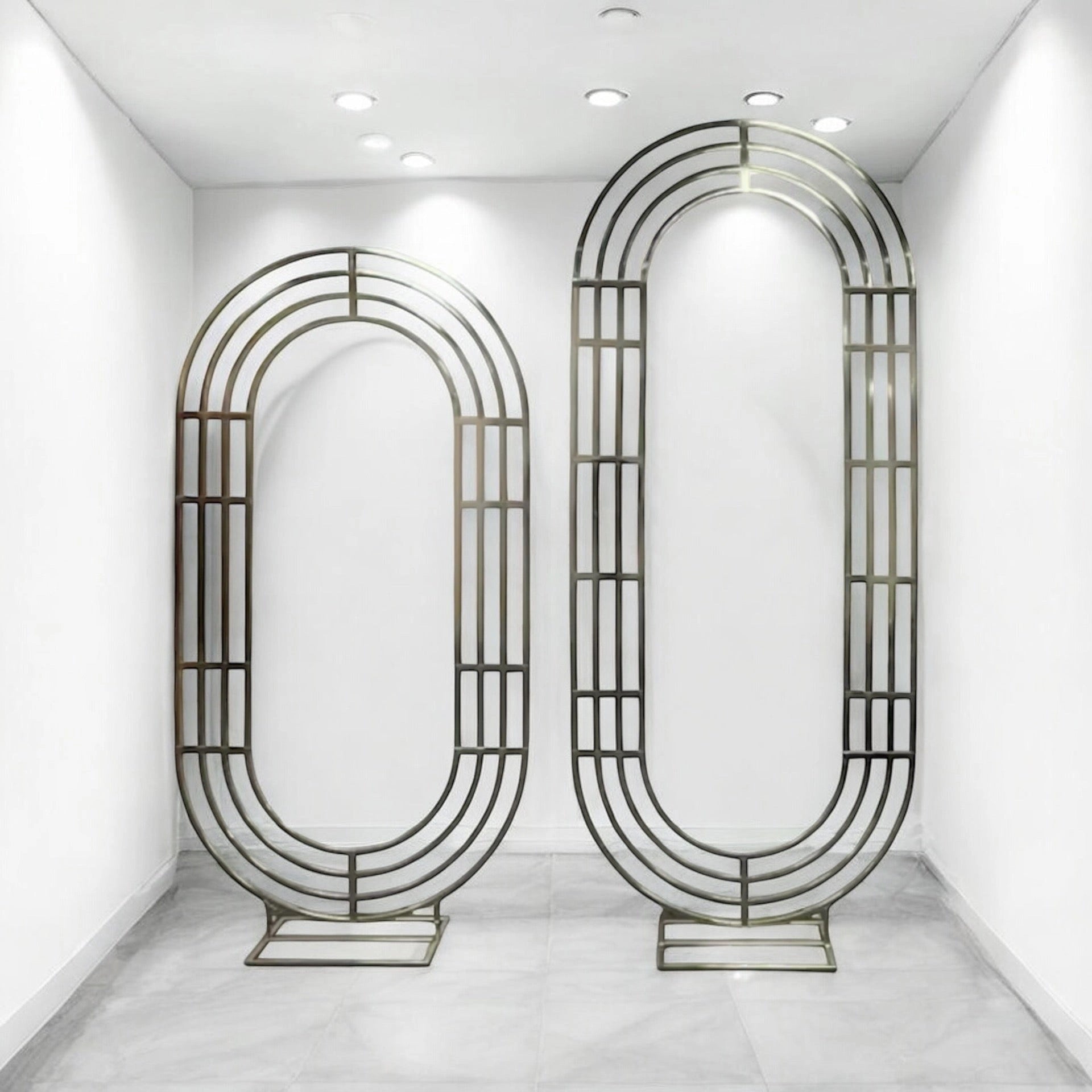 Noval Shiny Gold Wedding Backdrop Stand – Elegant Metal Arch
